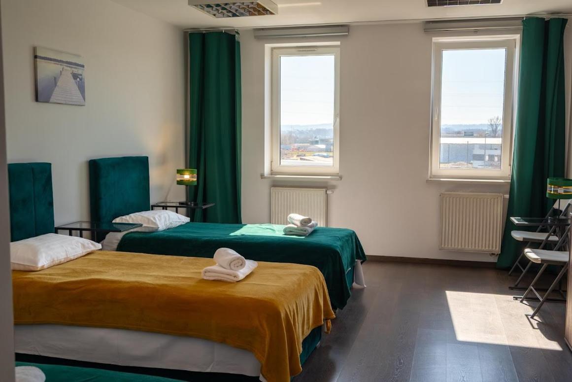 Hotel Swit Krasków Eksteriør bilde